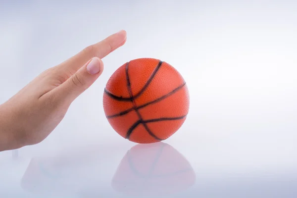 Turuncu basketbol modeli — Stok fotoğraf