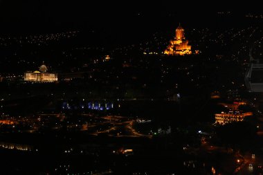 Tbilisi panoramik manzaralı geceleri