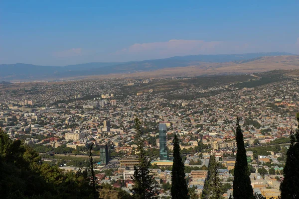 Vacker panoramautsikt över Tbilisi — Stockfoto
