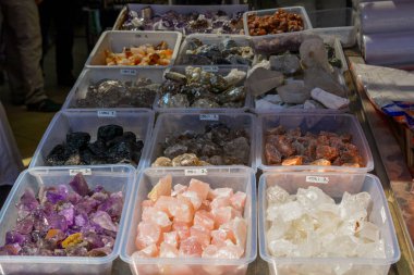 Yarı değerli taşlar Grup