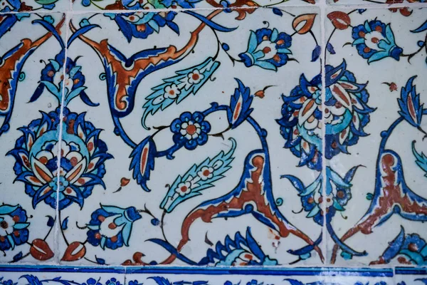 Eski Osmanlı zaman el yapımı Türk çini