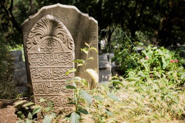 Taş Osmanlı mezar sanatında