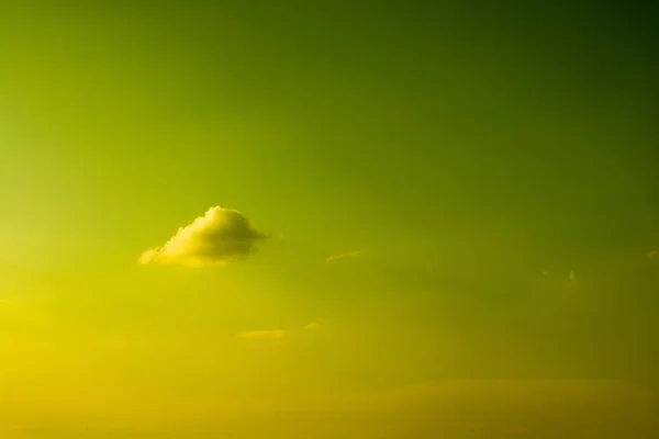 Красочное небо с облаками — стоковое фото