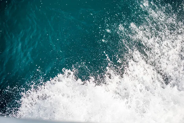 Espuma e espuma no mar — Fotografia de Stock