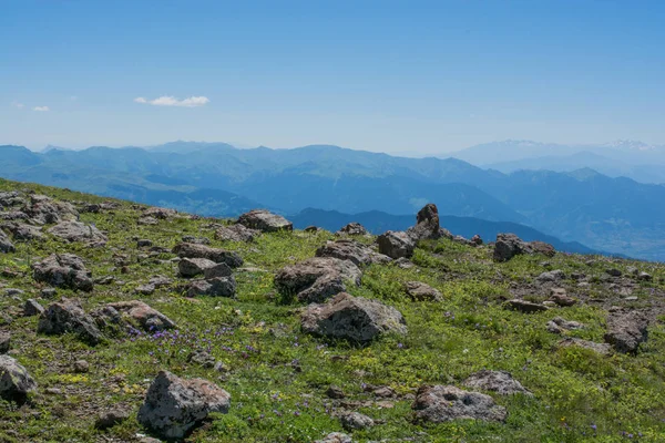 Vista panorámica de la montaña desde las tierras altas de Artvin en el noreste —  Fotos de Stock
