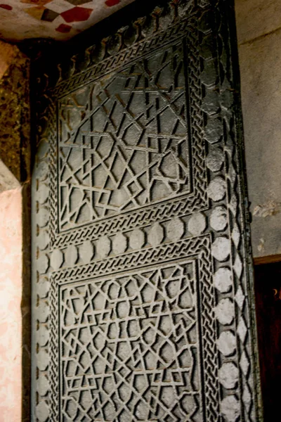 Motifs Géométriques Style Ottoman Sur Les Portes Métalliques — Photo