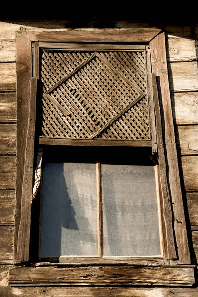 Alte Fensterarchitektur aus den Ruinen von Istanbul — Stockfoto