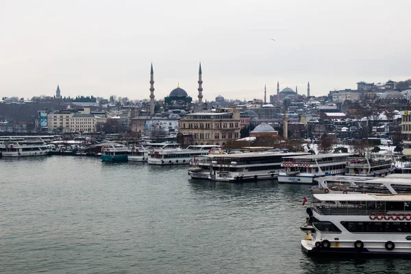Osmanské čas a styl mešita v Istanbulu — Stock fotografie