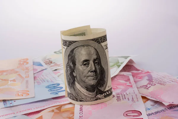 Amerikan Doları banknot ve Turksh Lirası banknot yan yana