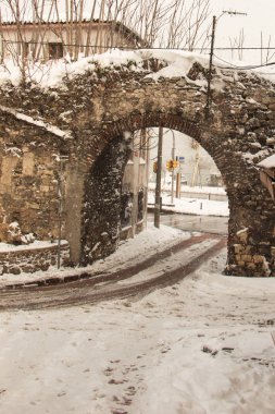 Istanbul şehri ile kaplı evleriyle kış görünümünden