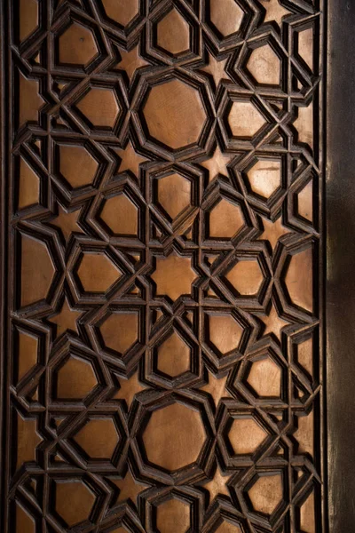 Arte ottomana in motivi geometrici su legno — Foto Stock