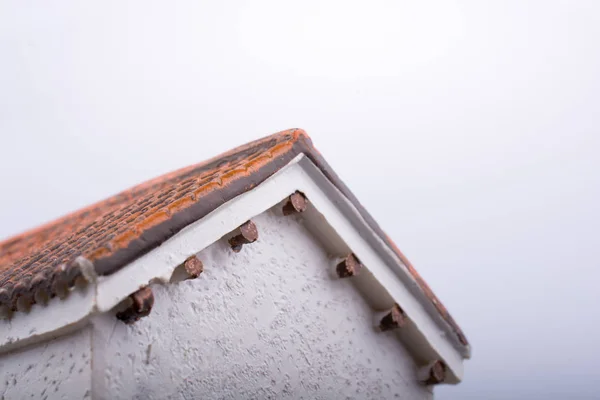 Kleines Musterhaus und sein Dach — Stockfoto