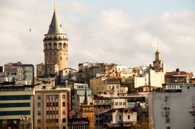 Galata Kulesi Haliç üzerinden görünümünü 
