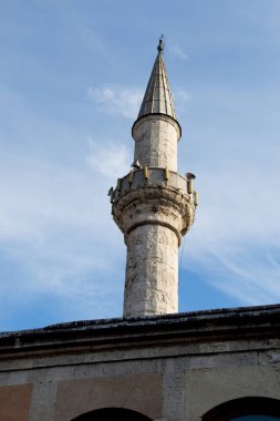 Görünümünde Osmanlı camilerin Minare