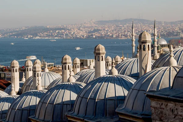 Außenansicht der Kuppel in osmanischer Architektur in der Türkei — Stockfoto