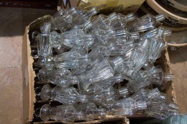  Küme bir kutu boş küçük şeffaf şişe 