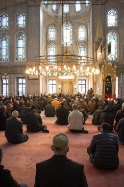 Osmanlı zaman ve stil Camii Hizm insanlarla iç