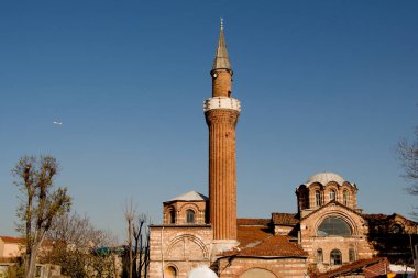 Görünümünde Osmanlı camilerin Minare