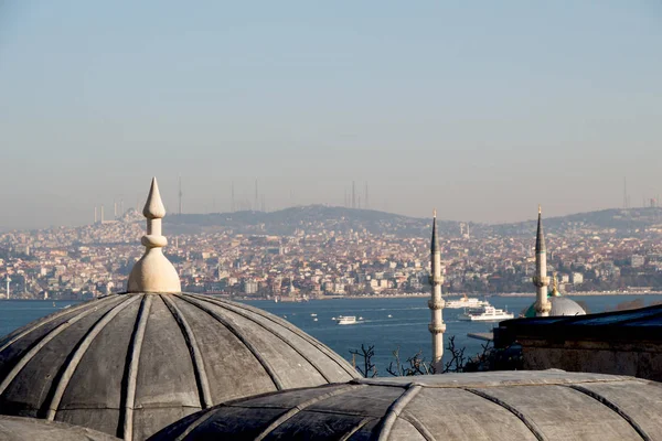 Außenansicht der Kuppel in osmanischer Architektur in der Türkei — Stockfoto