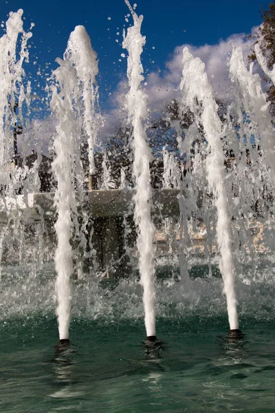 喷泉喷出苏打水在公安条例 》 — 图库照片