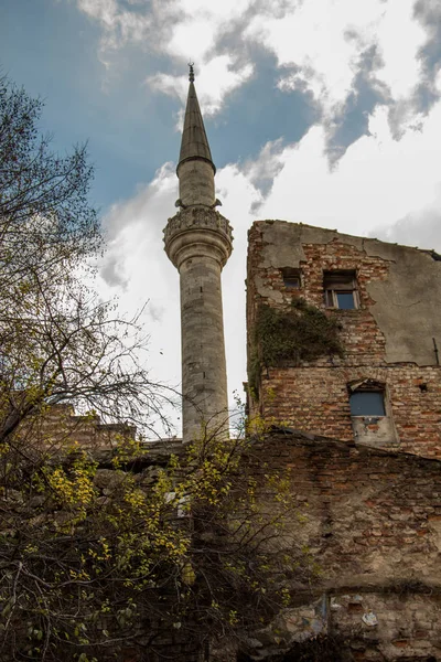 Minarett von osmanischen Moscheen im Blick — Stockfoto