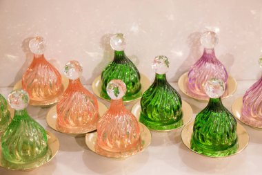 El yapımı çok renkli Türk yemekleri içinde çarşı