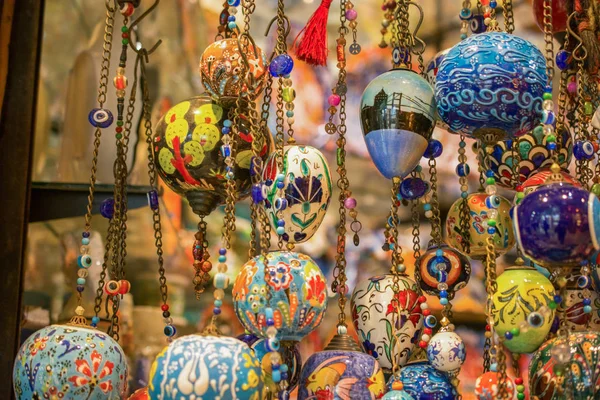 Bunte türkische Keramikkugeln als Souvenir — Stockfoto