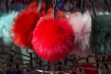 Farklı renkler ve şekiller pompoms içinde bir'ın Bazaarı kümesi