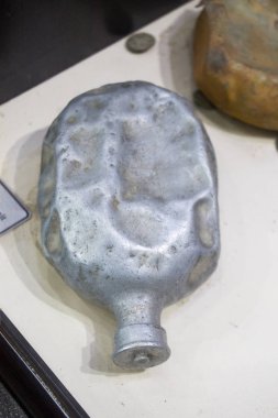 Vintage eski ordu şişe canteenon 