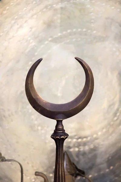 Metal islamic crescent moon icon