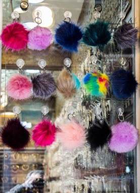 Farklı renkler ve şekiller pompoms içinde bir'ın Bazaarı kümesi