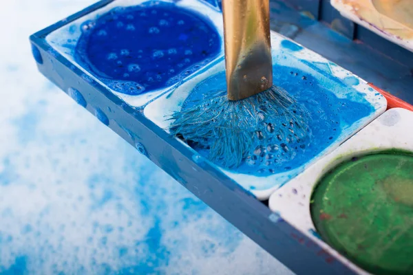 Pintura acuarela disolviéndose en agua —  Fotos de Stock