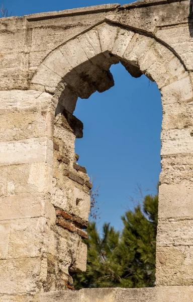 Eski pencere mimarisi Osmanlı döneminden — Stok fotoğraf