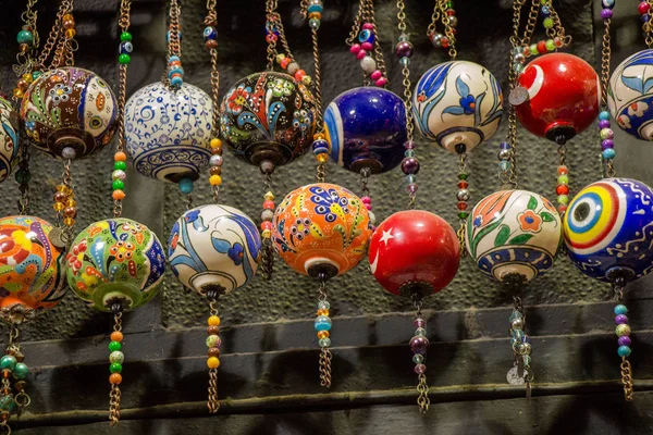 Hatıra Eşyası olarak renkli Türk Seramik toplar — Stok fotoğraf