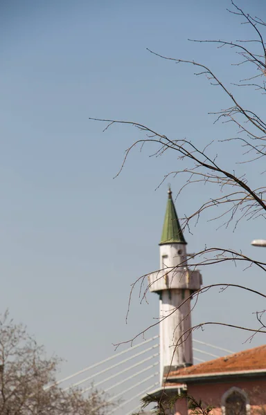 Μιναρέ του οθωμανικά τζαμιά στην προβολή — Φωτογραφία Αρχείου