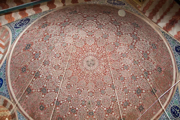 오스만 건축에 돔의 내부 보기 — 스톡 사진