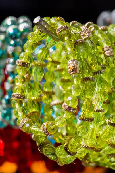  Çeşitli renk boncuk