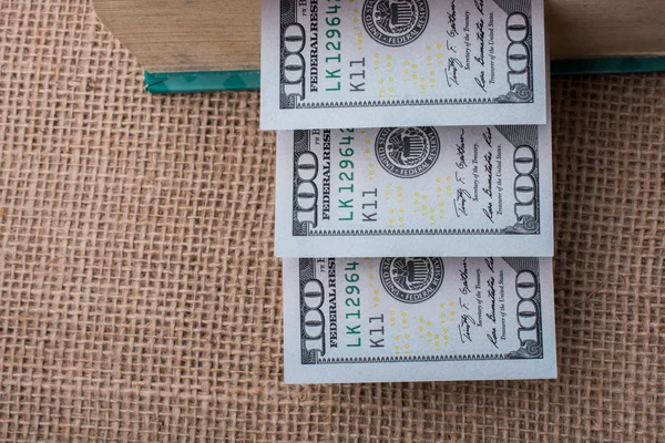 Billets en dollars américains sur toile — Photo