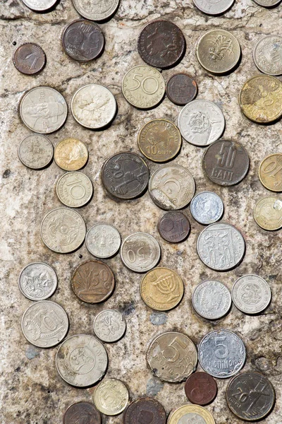 Colectión de monedas metálicas antiguas —  Fotos de Stock