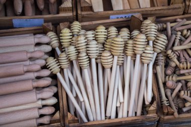 Tahtadan yapılmış ballı şeker seti.