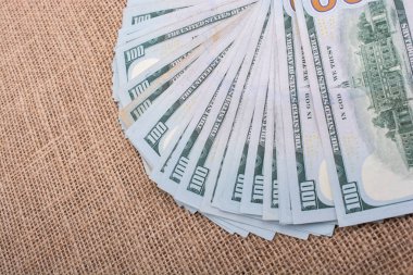 Banknotlar keten bir tuvalde tuval üzerine Amerikan dolarları