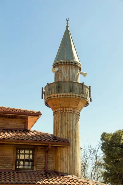 Minaret d'une mosquée de style ottoman — Photo