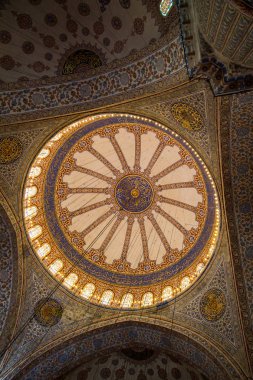 Osmanlı mimarisinde kubbe iç görünüş  