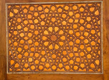 Tahtada geometrik desenli Osmanlı Türk sanatı