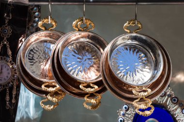 Yeni metal tava tencere olarak 