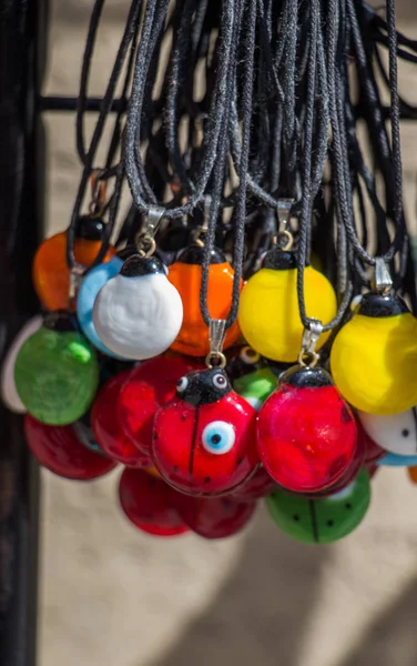  Çeşitli renk boncuk