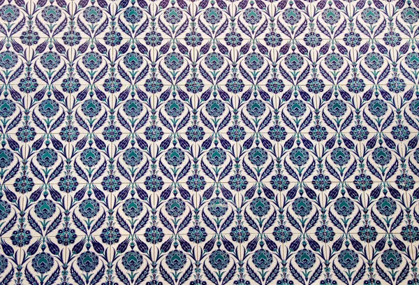 Eski Osmanlı zaman el yapımı Türk çini çiçek desenleri ile