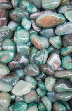 Doğal mineral değerli taşlar kümesi 