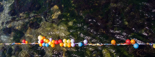 Ballonnen als doelen op water — Stockfoto