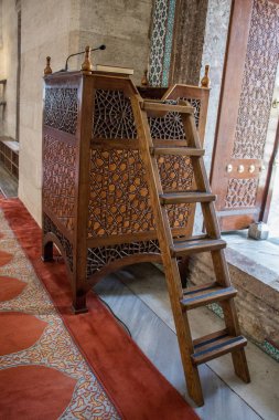 Ahşap minbar, camide Osmanlı döneminin vaaz kürsüsü